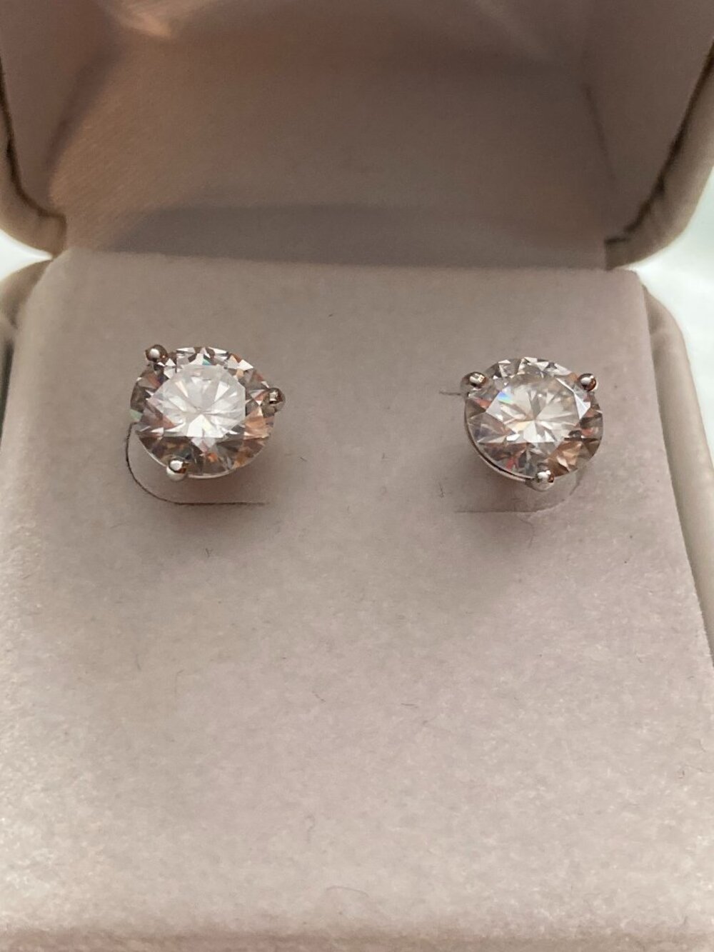 14K White Gold Moissanite Stud Earrings 3 Carats
